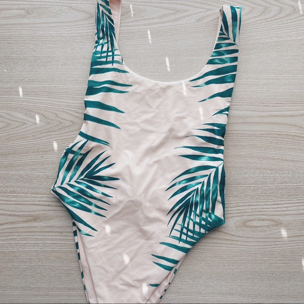 NWT AERIE SMALL ONE PIECE SWIMSUIT PALM TREE